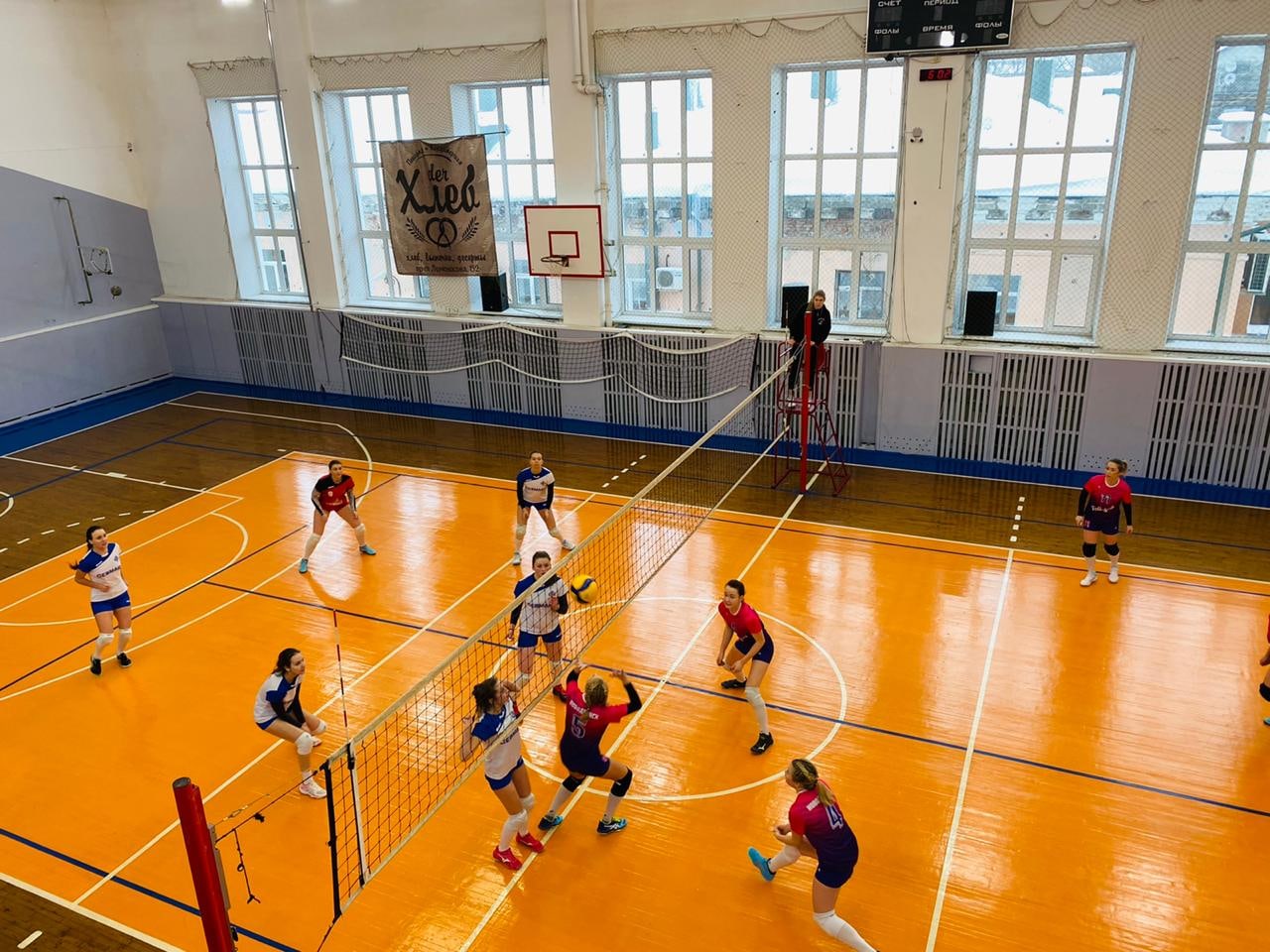 В городе Архангельске на базе Спортивной Школы № 1 стартовал Кубок Федерации по волейболу среди мужских команд.